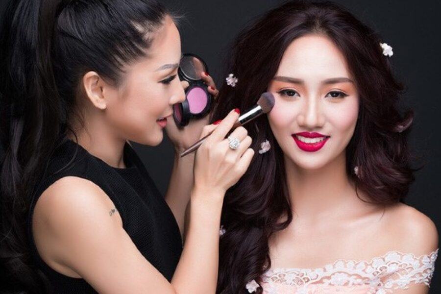 nghề make up