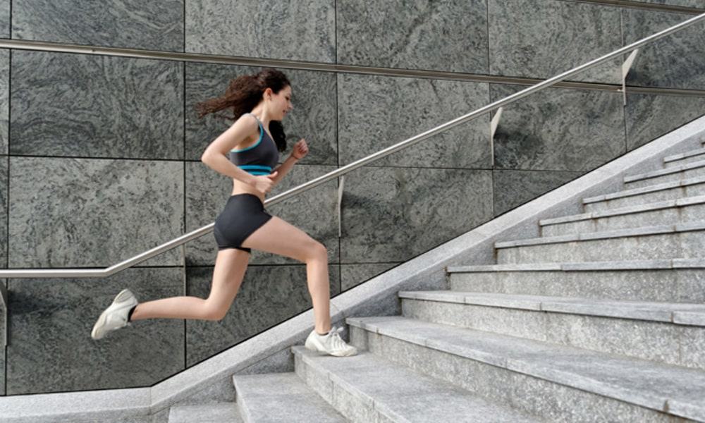 Leo thang bộ là một trong những bài tập cardio phổ biến