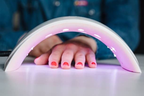 Hơ đèn đủ thời gian giúp gel bền lâu hơn 