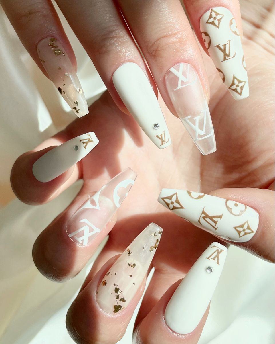 12 kiểu form móng đẹp và thông dụng cho mọi dáng tay
