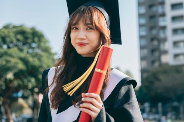 Nên học đại học hay học nghề - Đâu là con đường phù hợp với bạn 42 học đại học hay học nghề