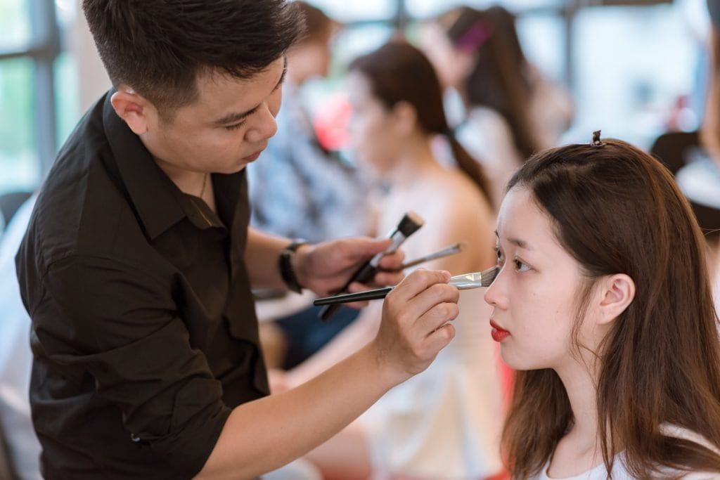 Giảng viên make up chuyên nghiệp