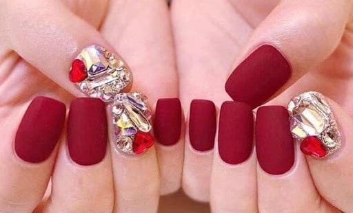 Học nail kỹ thuật đính xà cườm