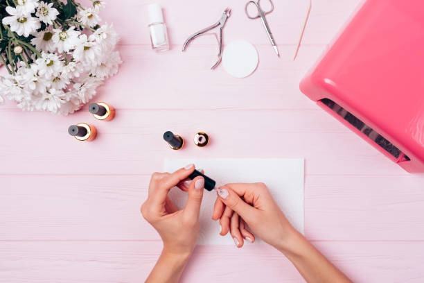 Học nail tại nhà các nàng nên chủ động tìm tòi học hỏi