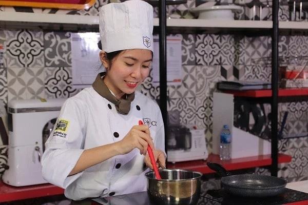 Học nghề cho nữ không cần bằng cấp - Xu hướng ngành nghề trong năm 2023