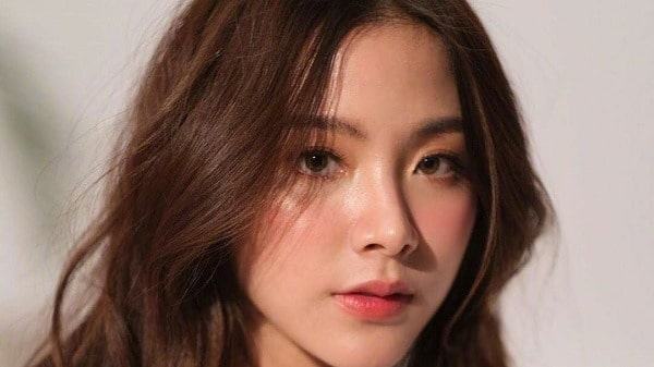 Makeup tone hồng say rượu
