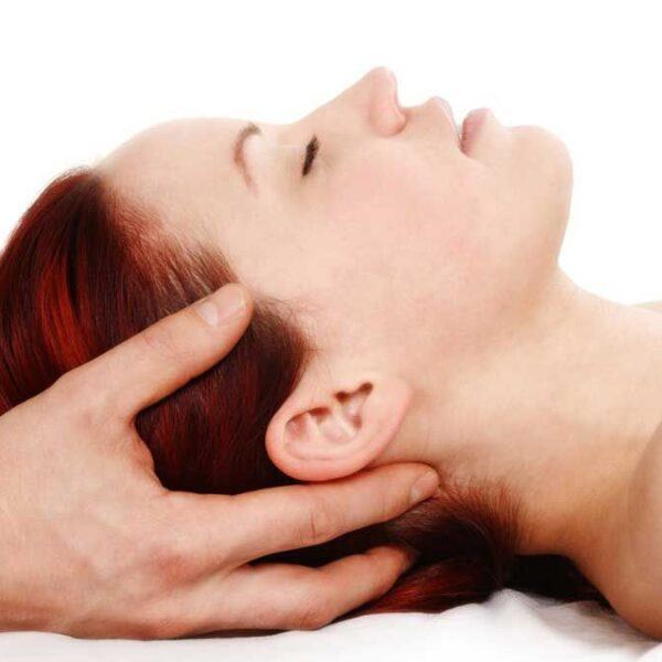 massage cổ thư giãn