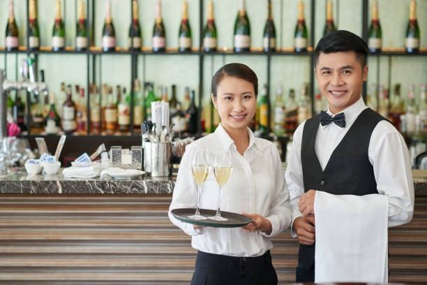 Nghề phục vụ nhà hàng, khách sạn 