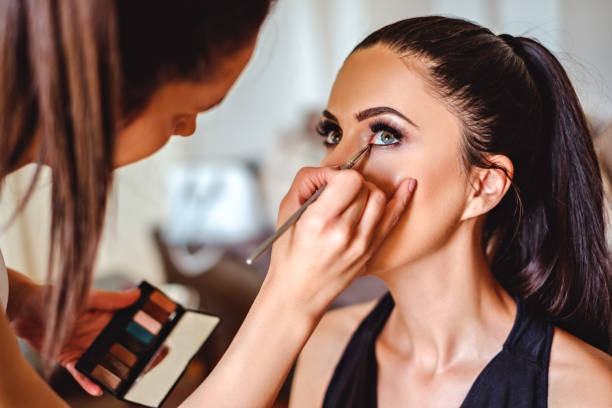 Những điều cần quan tâm khi trang điểm dự tiệc 35 Trang điểm dự tiệc ở tiệm